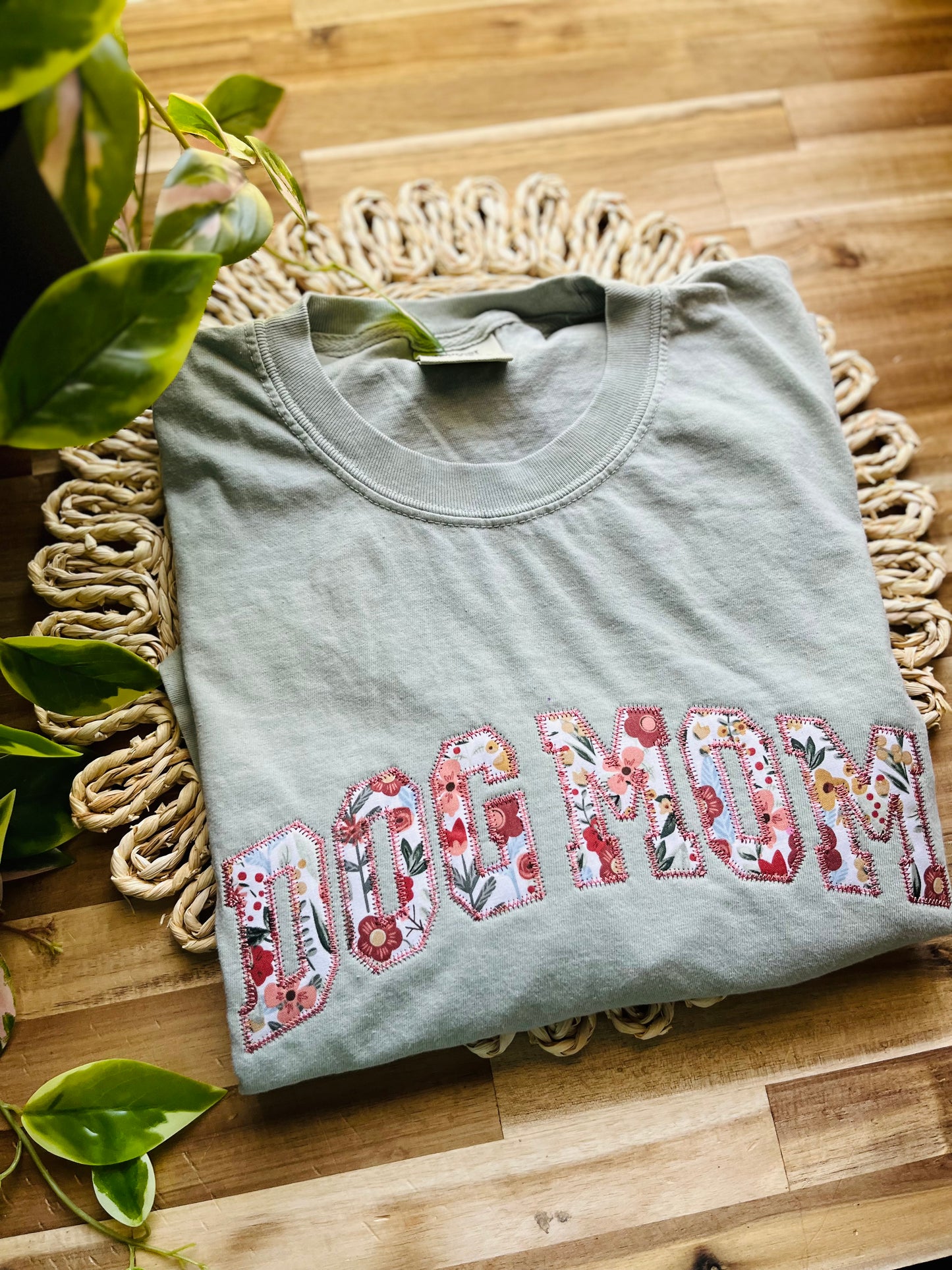 Dog Mom Floral Applique T-Shirt