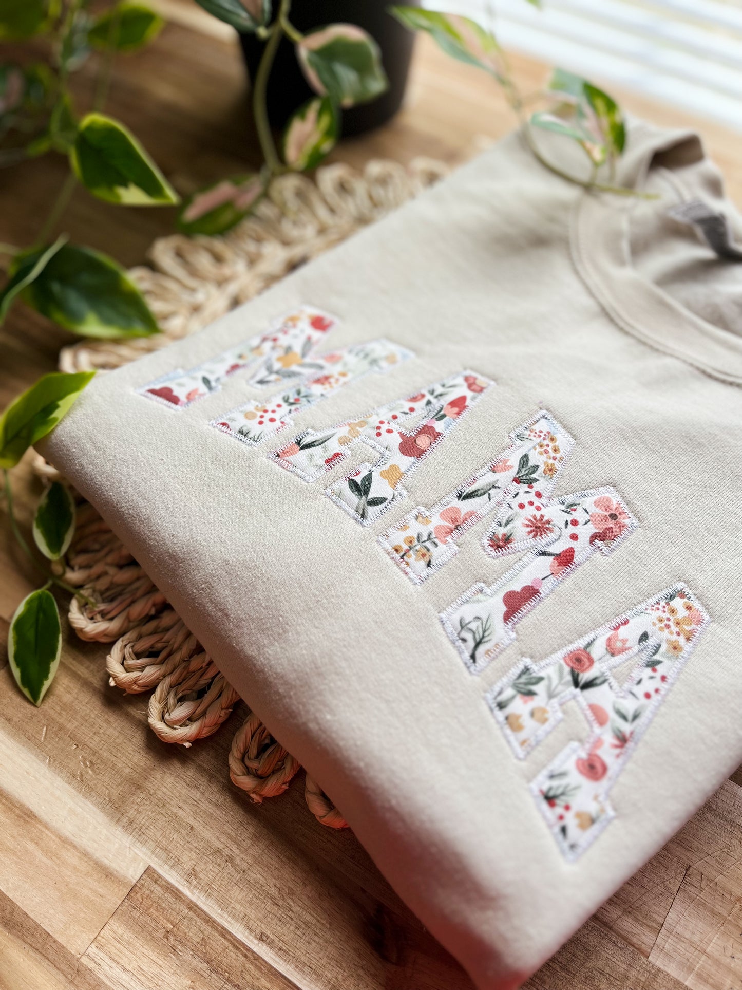 Mama floral appliqué sweatshirt