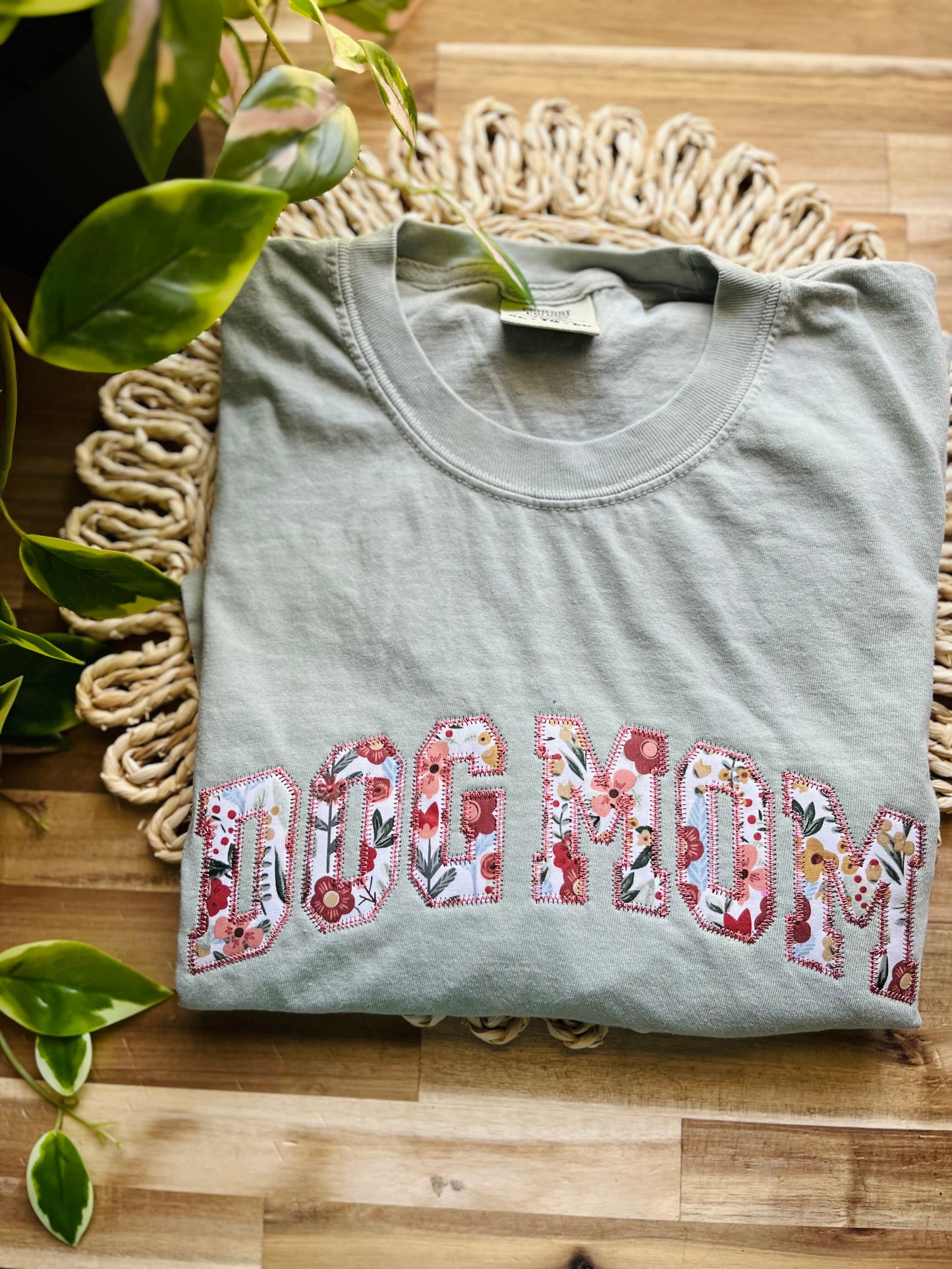 Dog Mom Floral Applique T-Shirt