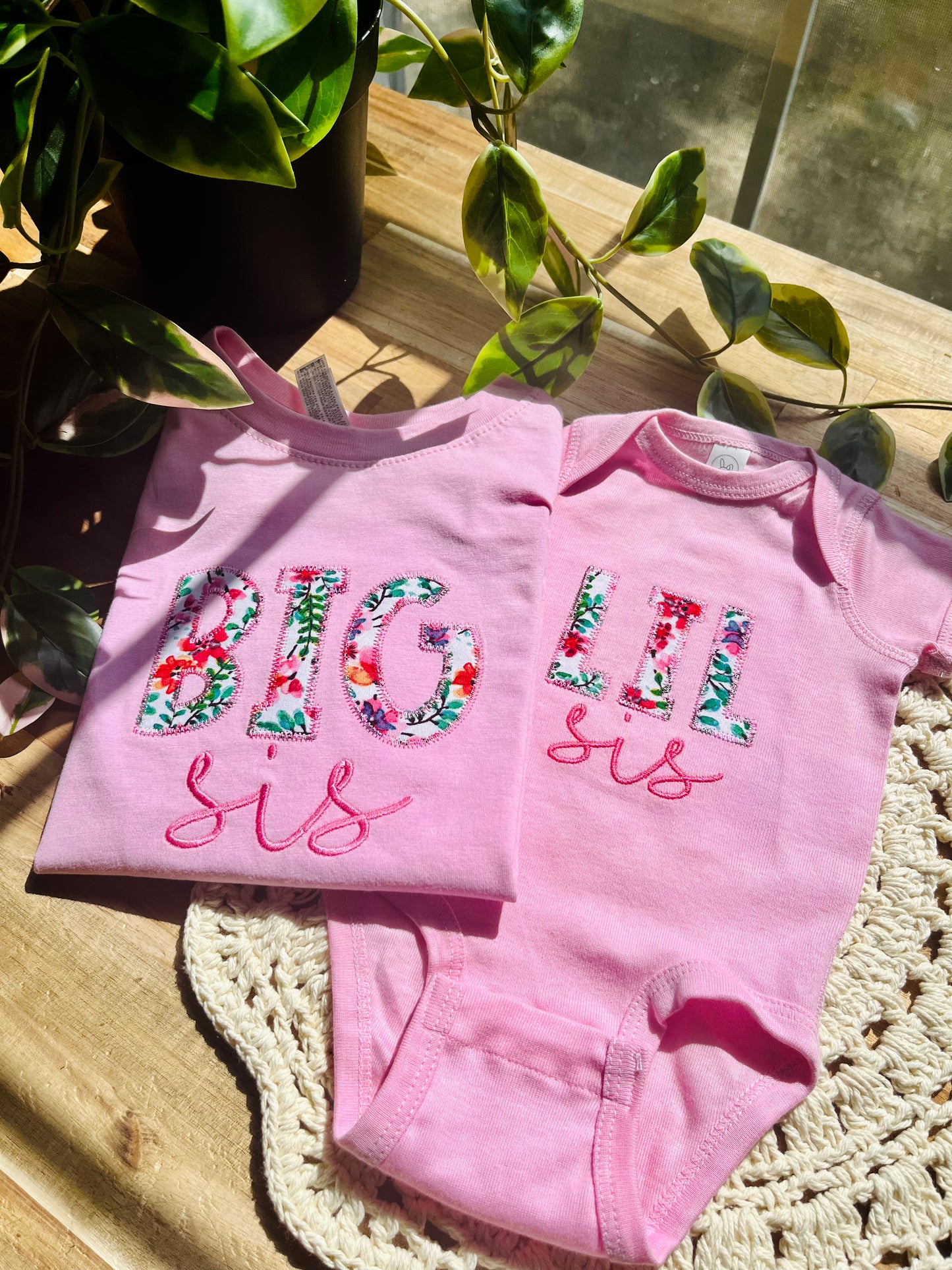 Lil Sis/Big Sis Matching Set / T-Shirt and Onesie